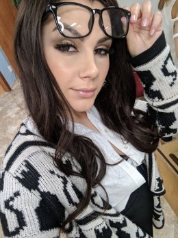 Victoria - service Lesbian show